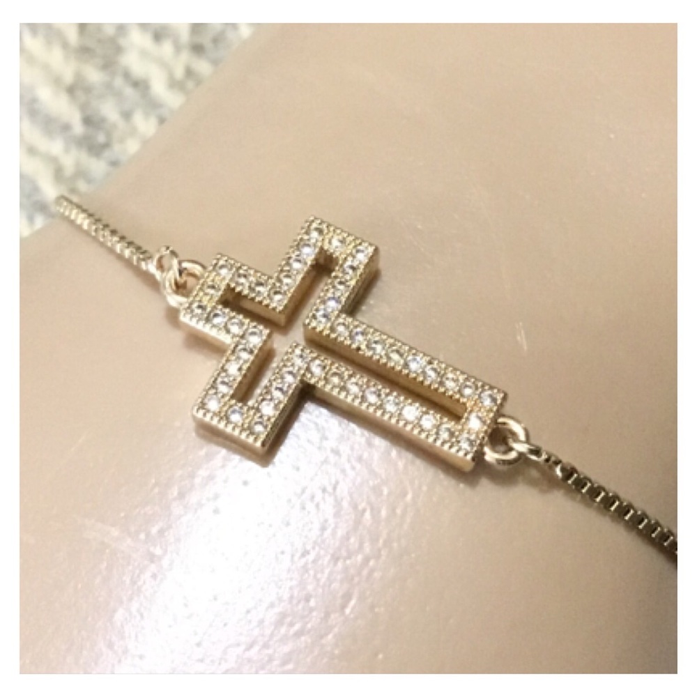 New! Gold Cross Clear Crystal Pendant Bracelet
